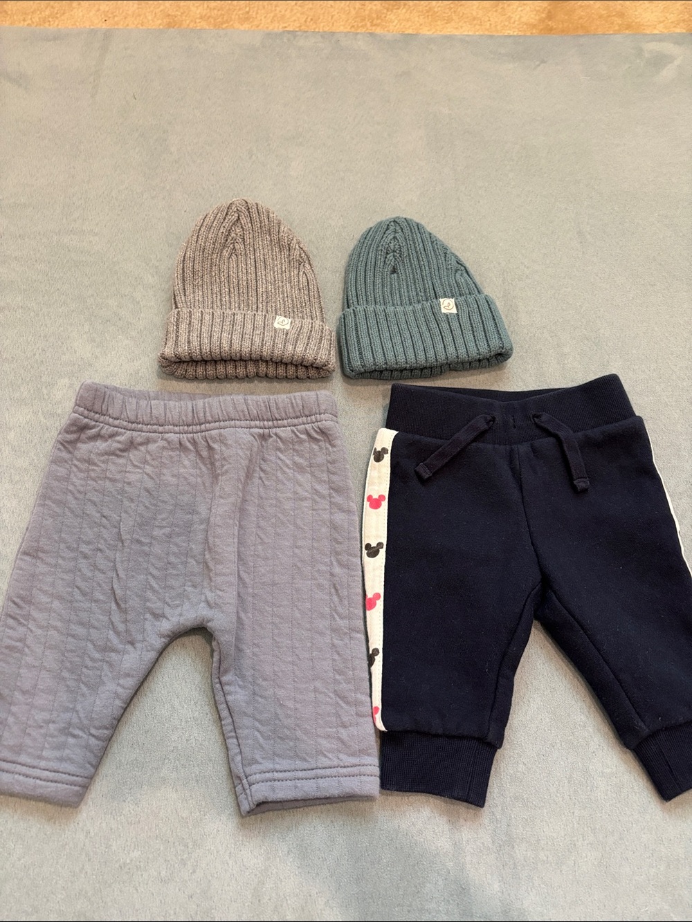 2 Pants + 2 Beanies 3 months